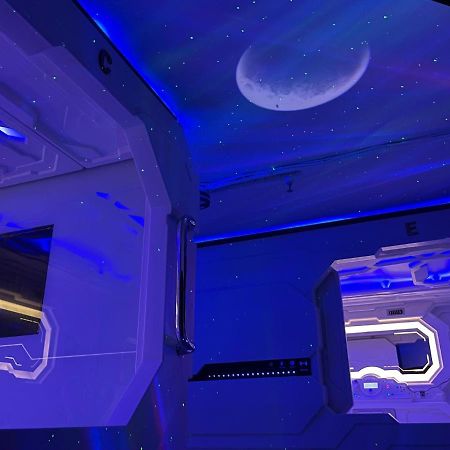 Bmax Spacepods Sleep In Space - 4Mins From Mactan Airport Lapu-Lapu City Kültér fotó