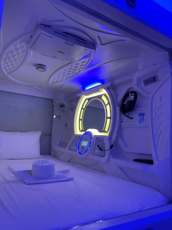 Bmax Spacepods Sleep In Space - 4Mins From Mactan Airport Lapu-Lapu City Kültér fotó